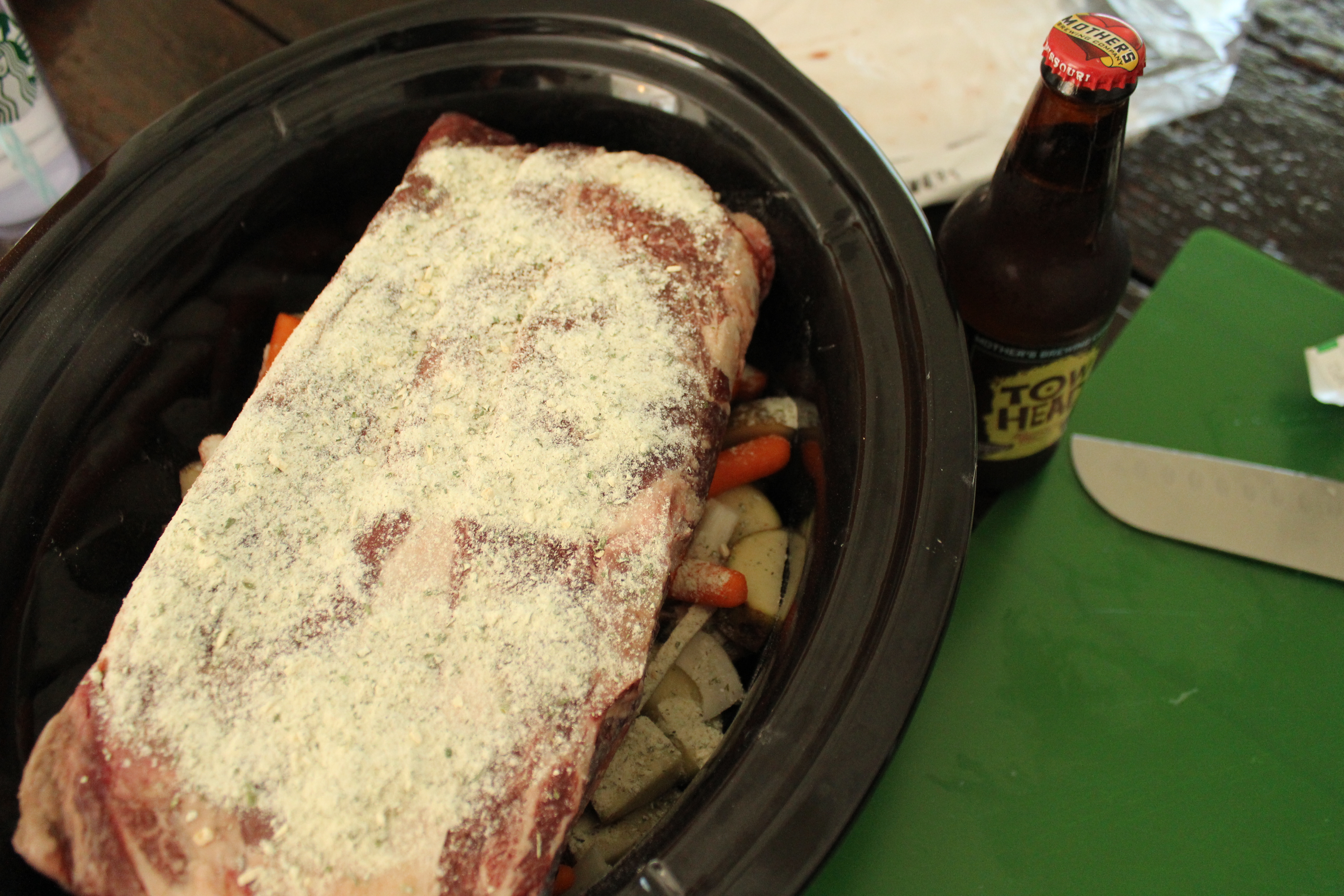 EASY CROCKPOT ROAST AND VEGGIES