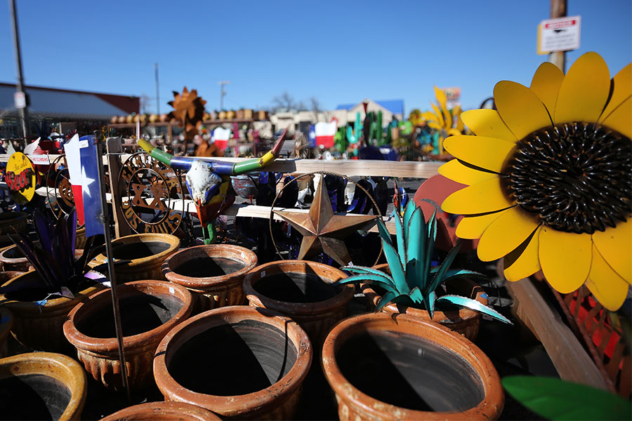 Metal Yard Decorations, Pottery, Windchimes & Weathervanes Rustler's