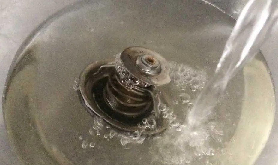 Top Radiator Hose Supposed To Be Hot? (Beginners guide)