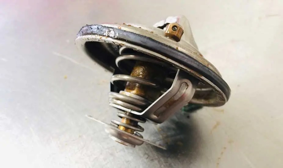 Top Radiator Hose Supposed To Be Hot? (Beginners guide)