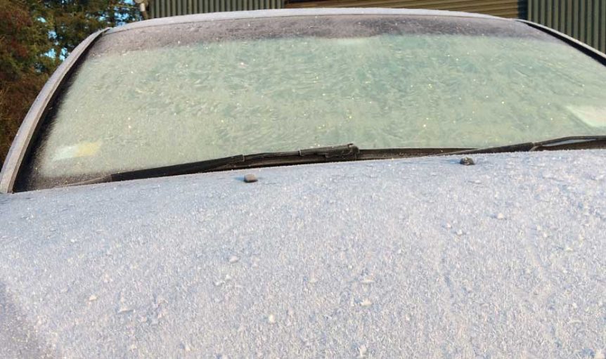 Can I Put Water In My Windshield Wiper? (5 Costly Mistakes To Avoid