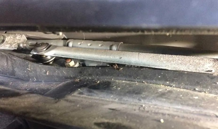 Windshield Wipers Not Working But Can Hear Motor (Easy Fix)