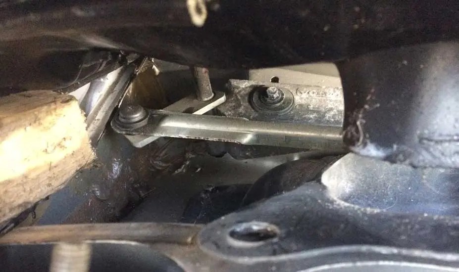 Windshield Wipers Not Working But Can Hear Motor (Easy Fix)