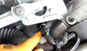 How To Replace Windshield Wiper Motor - Picture guide - Rustyautos.com