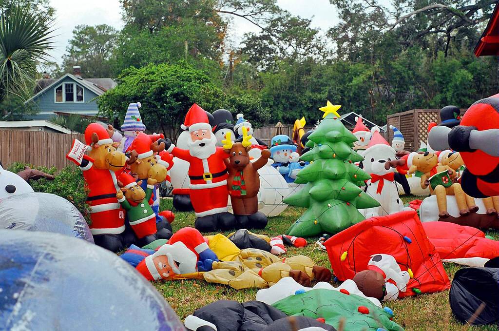 Secure Your Christmas Inflatables in 2023 (Proven Methods) Rusty