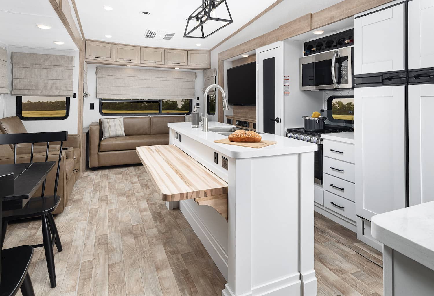 Keystone Unveils Arcadia Fifth Wheel at Florida SuperShow RV PRO