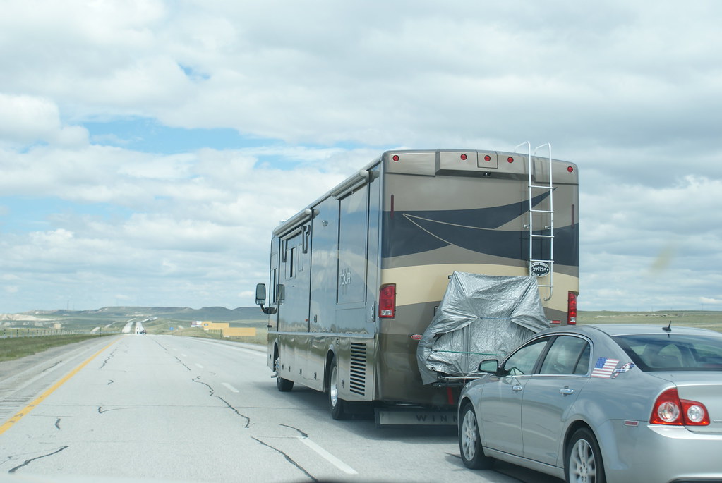 What’s the Difference Between a Motorhome RV and a Camper?