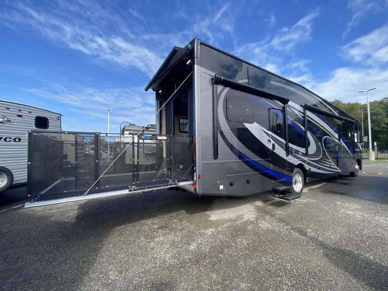 Experience Luxury Travel with the Thor Motor Coach Outlaw Your