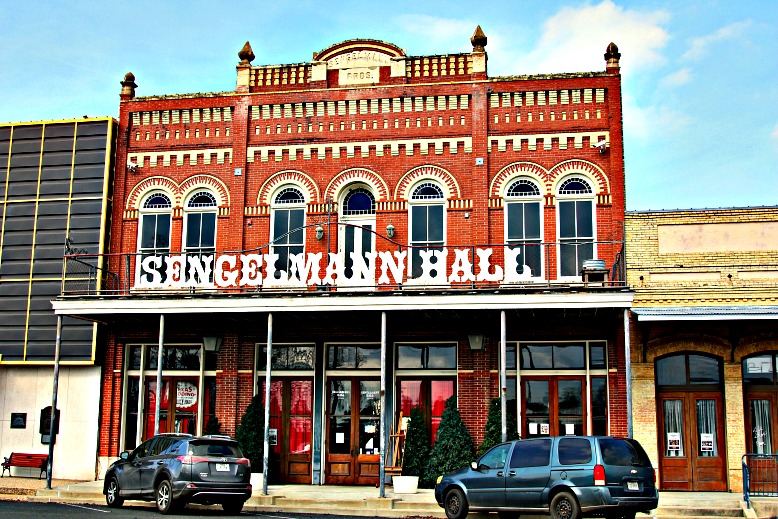 Schulenburg Dance Halls, Painted Churches & Good Eats RVing with Rex