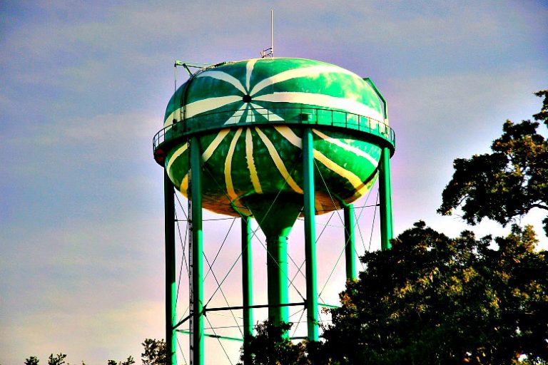 Linger Awhile in Luling RVing with Rex