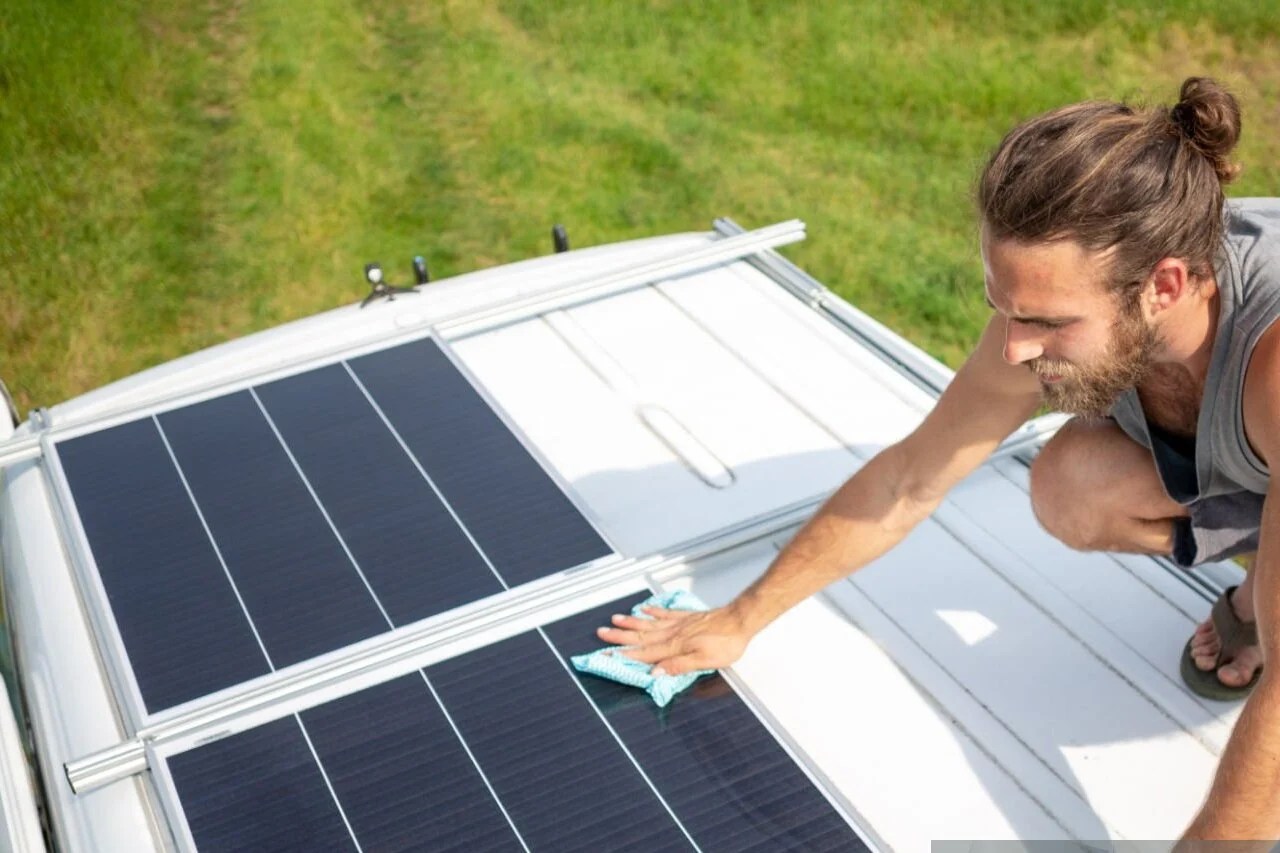 Best RV Solar Panel Setup Guide 2026: Sizing & Installation