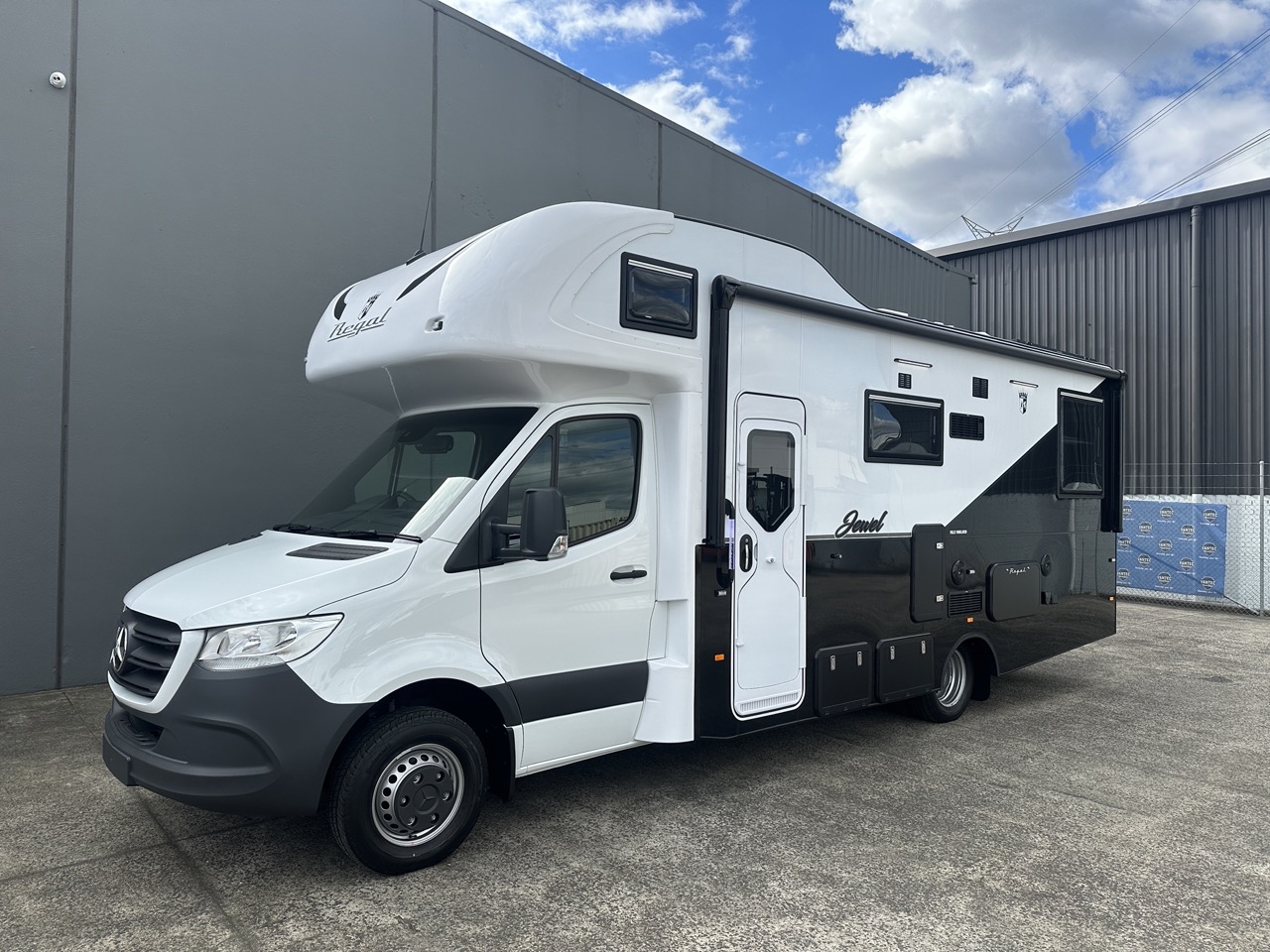 New Mercedes Benz Regal Jewel 4Berth Dual Slideout Motorhome