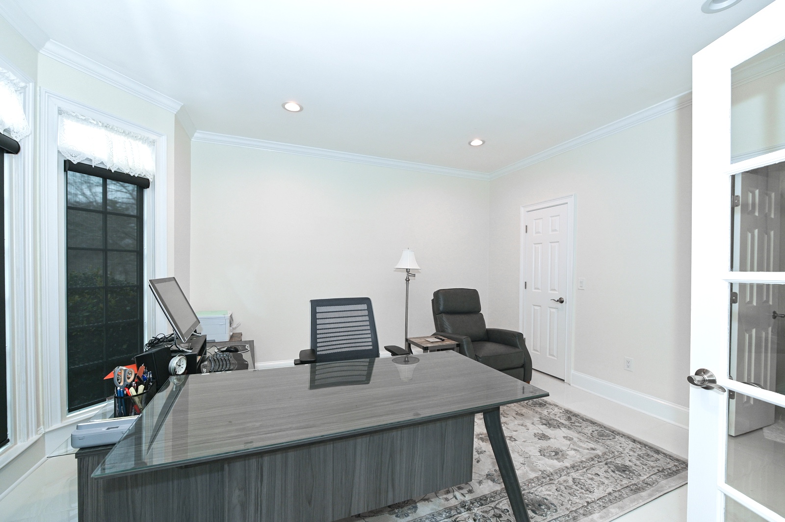 9200 Nesbit Lakes Drive Alpharetta, GA 30022 Ryan Ward, Broker