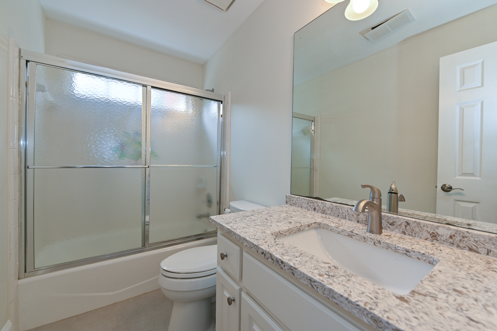 9200 Nesbit Lakes Drive Alpharetta, GA 30022 Ryan Ward, Broker