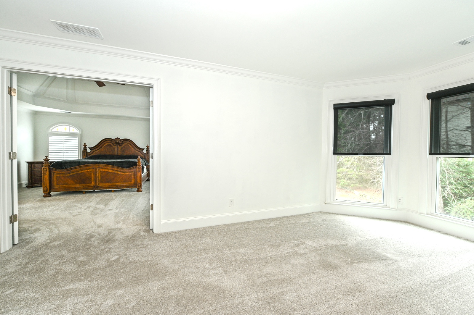 9200 Nesbit Lakes Drive Alpharetta, GA 30022 Ryan Ward, Broker