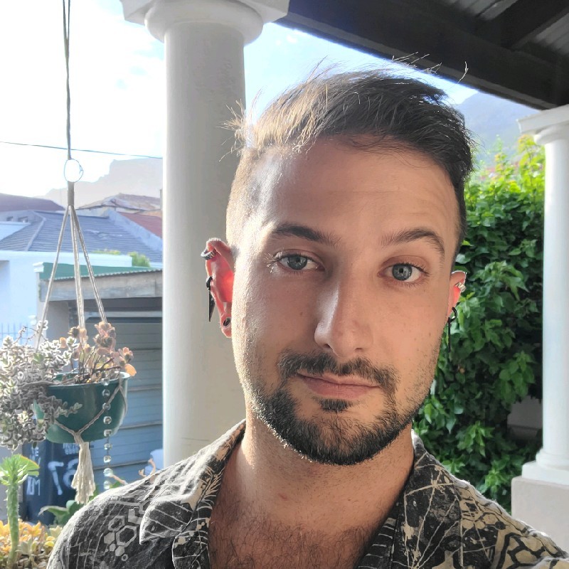 Ryan James Noble | Full stack blockchain developer. Multi-disciplinary