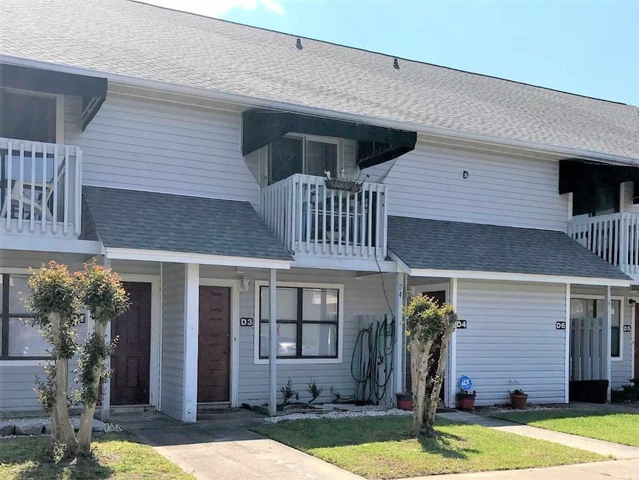 SOLD! 801 Burcale Rd. D3 Courtyard at Yardarm Myrtle Beach, SC