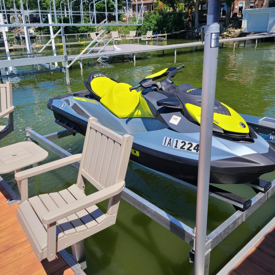 Ryco Dock Vertical Hydraulic Boat Lifts