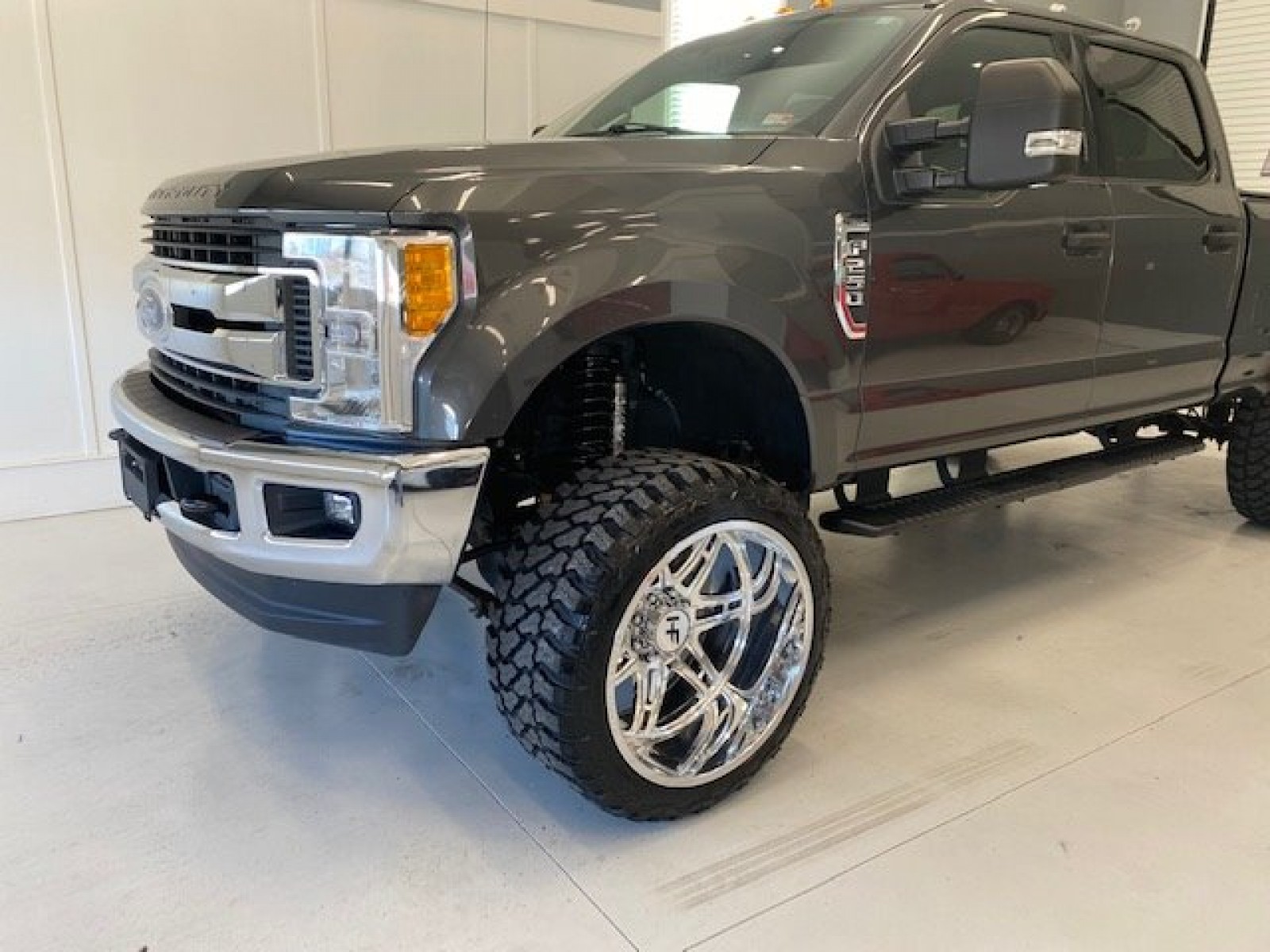 2017 Ford F250 Super Duty Crew Cab Short Bed lifted XLT 4x4 Loaded