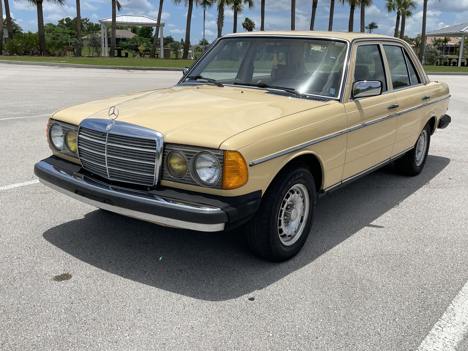 1981 Mercedes 300D for sale on RYNO Classifieds