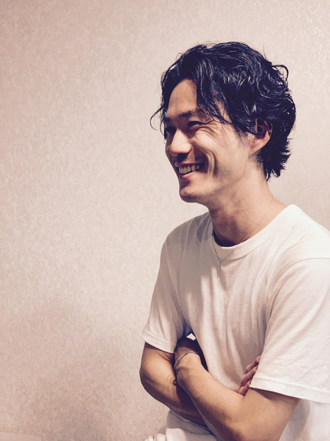 ツーブロックで40代男性に色気と渋みを!白髪混じり髪型が似合う! RYOHEI KATO