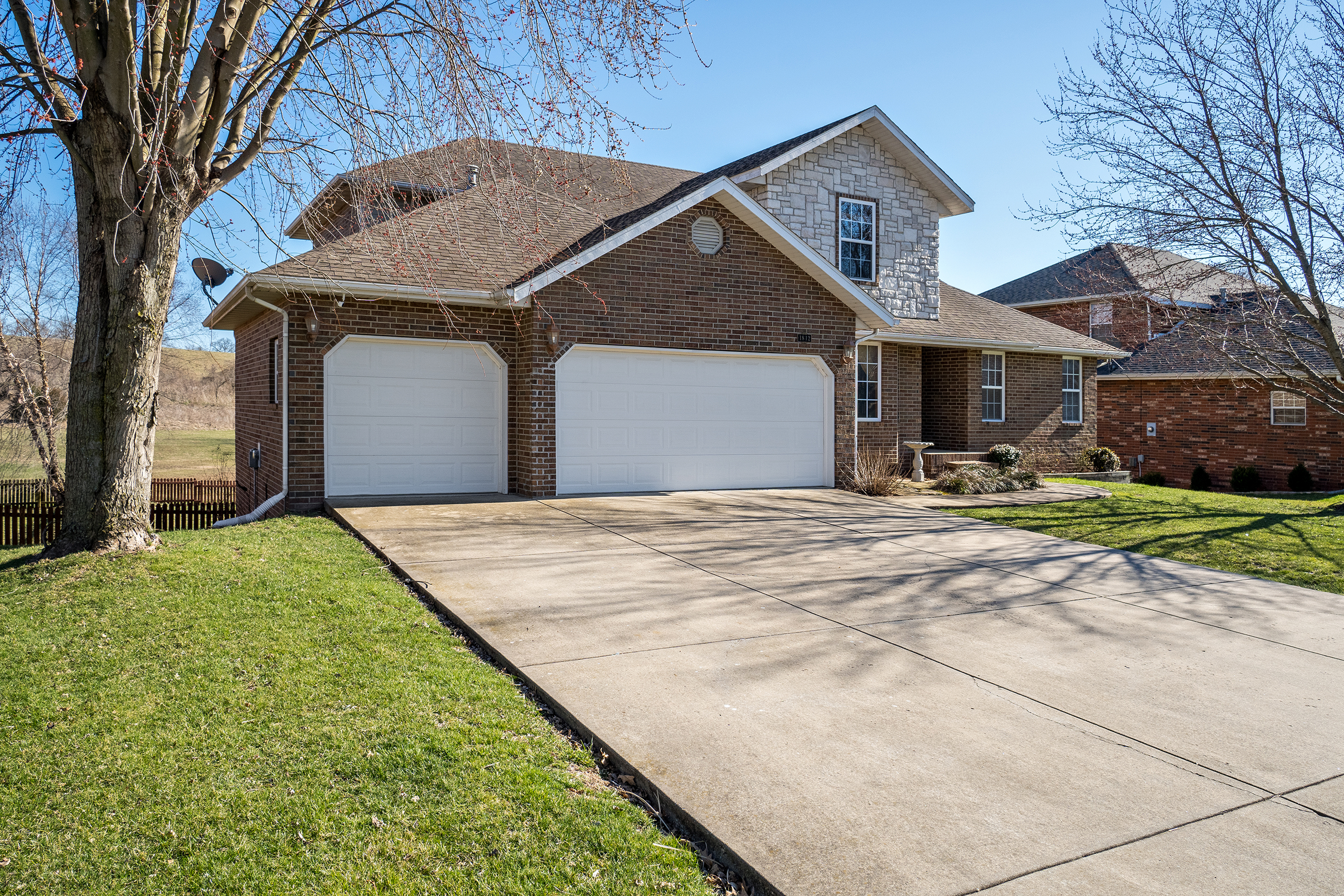 Don't miss this Ozark Beauty! 1812 N 22nd St has much to offer