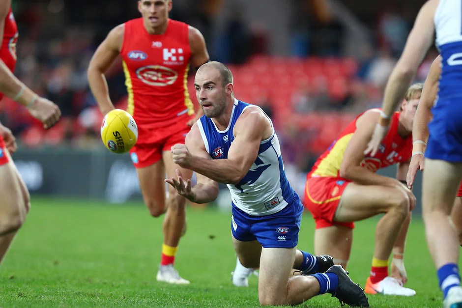 Star Roo mid shuns free agency to extend stay