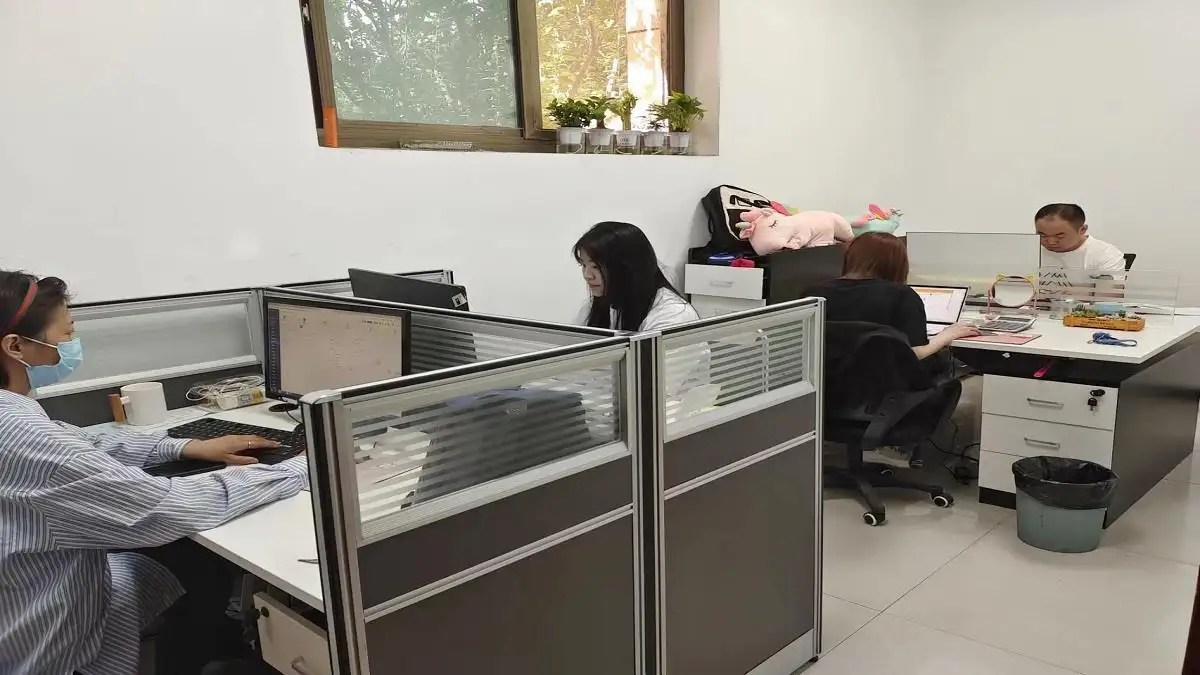 Baoding Quanzhu Luggage Manufacturing Co., Ltd.