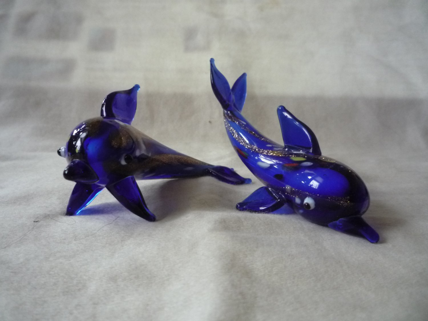 Mini art glass dolphin figurines