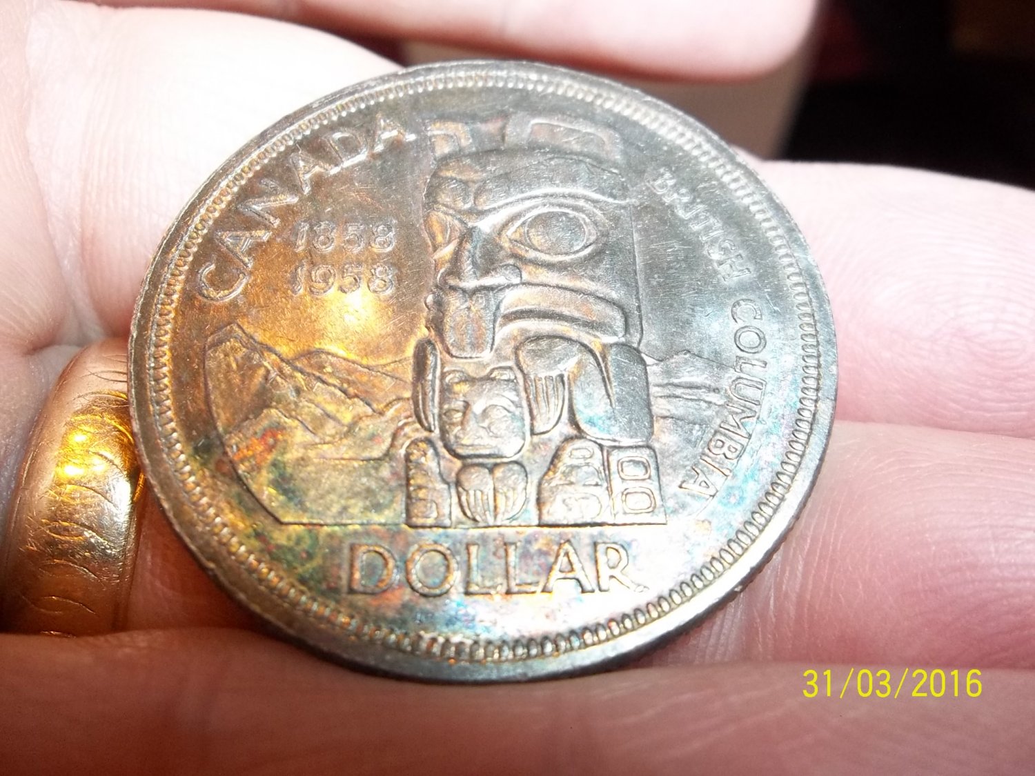 18581958 TOTEM POLE SILVER DOLLAR CANADA British Columbia