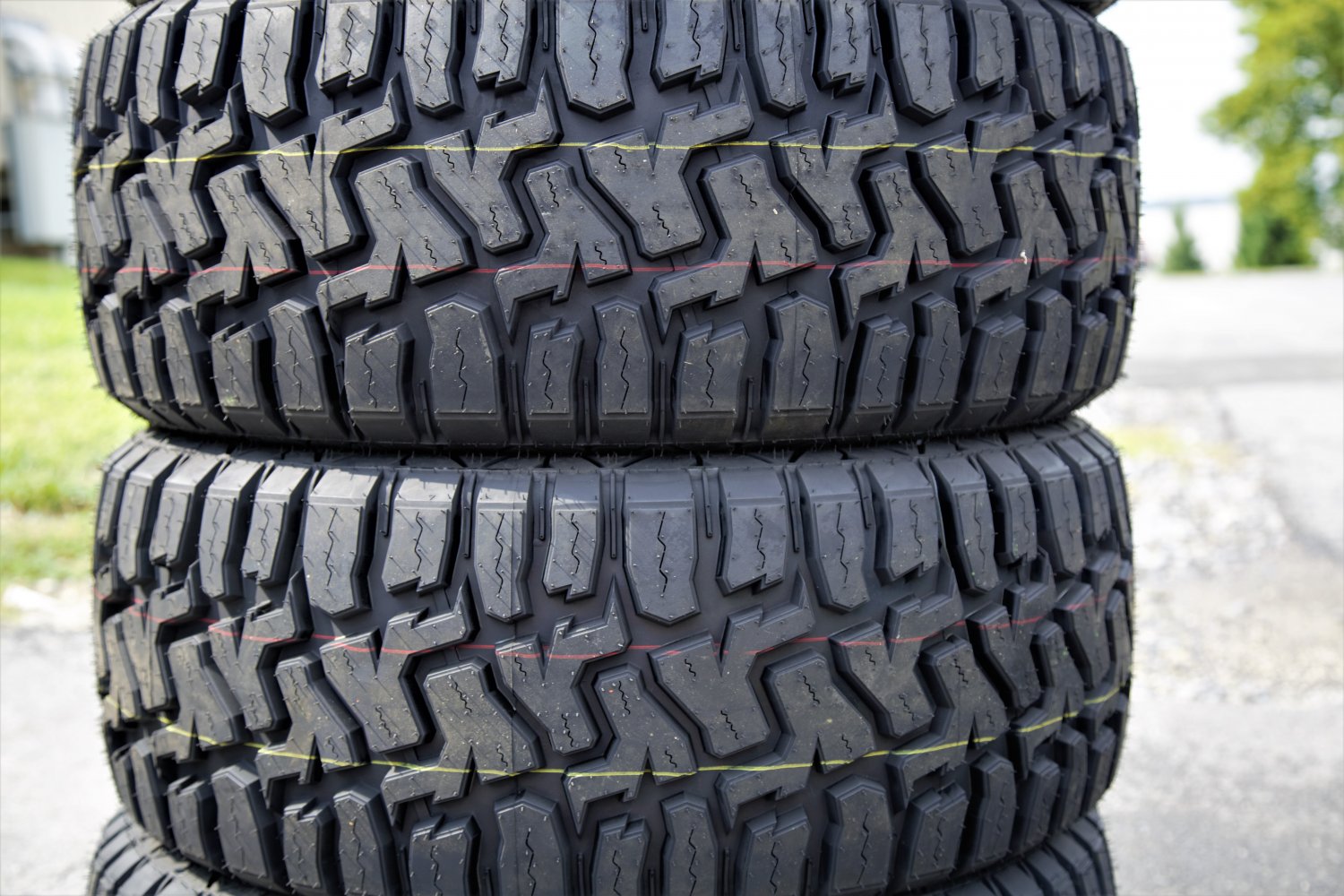 Haida HD878 R/T LT 33X12.50R20 Load E 10 Ply R/T Rugged Terrain Tire