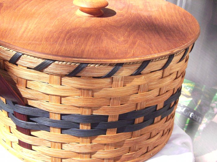 Amish Made Sewing Basket NEW