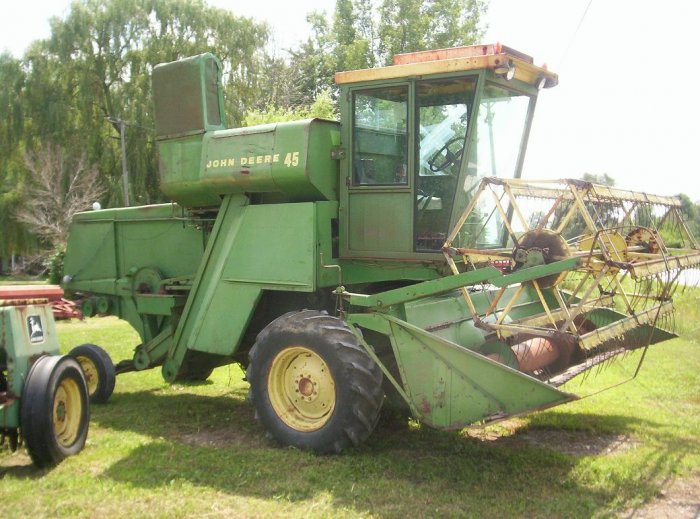 John Deere 45 Combine