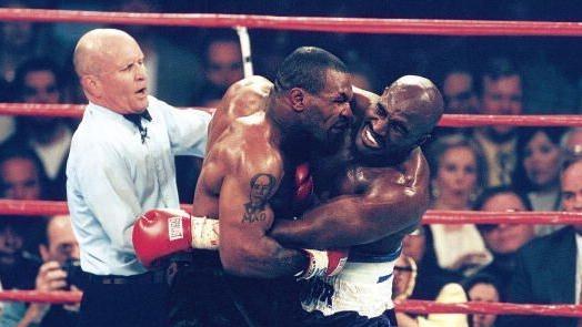 Boxen Mike Tysons irrer OhrBiss gegen Evander Holyfield