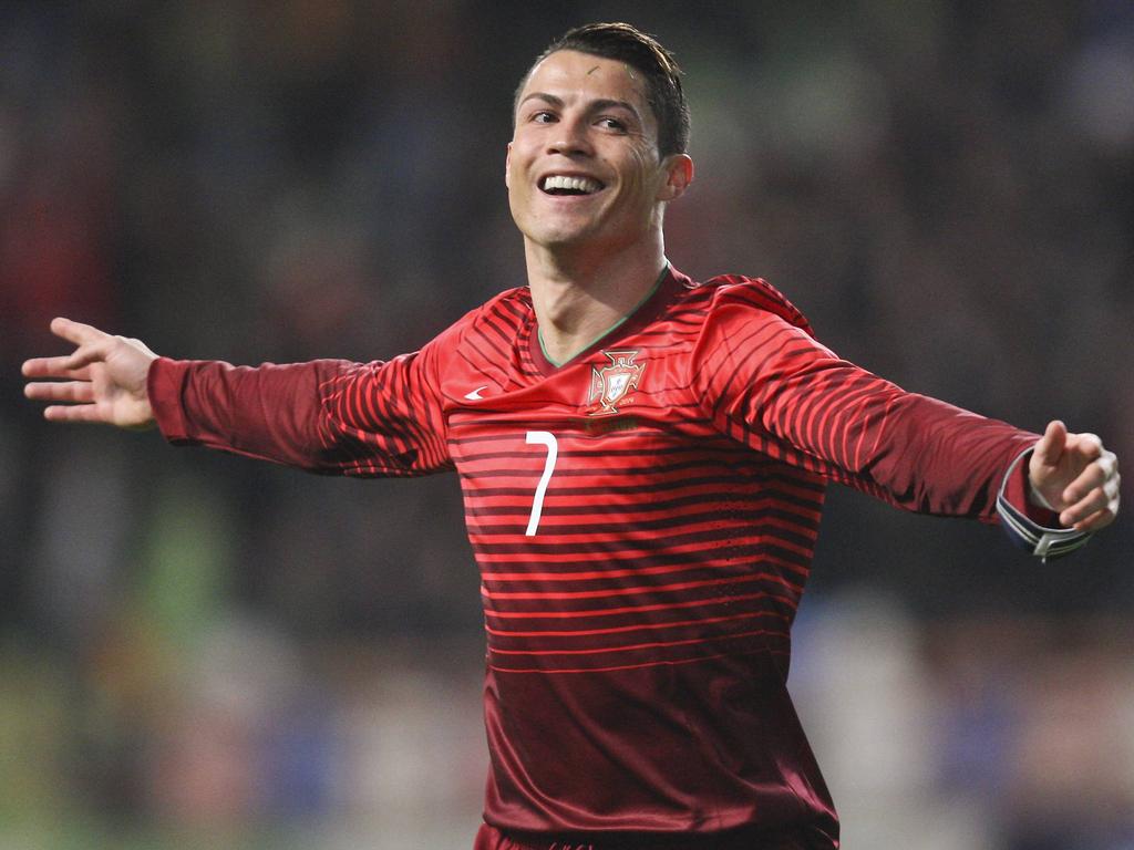 World Cup » News » Ronaldo careful with knee in training