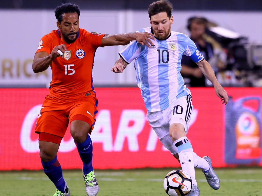 Primera División » Noticias » Beausejour ficha por archirrival del Colo