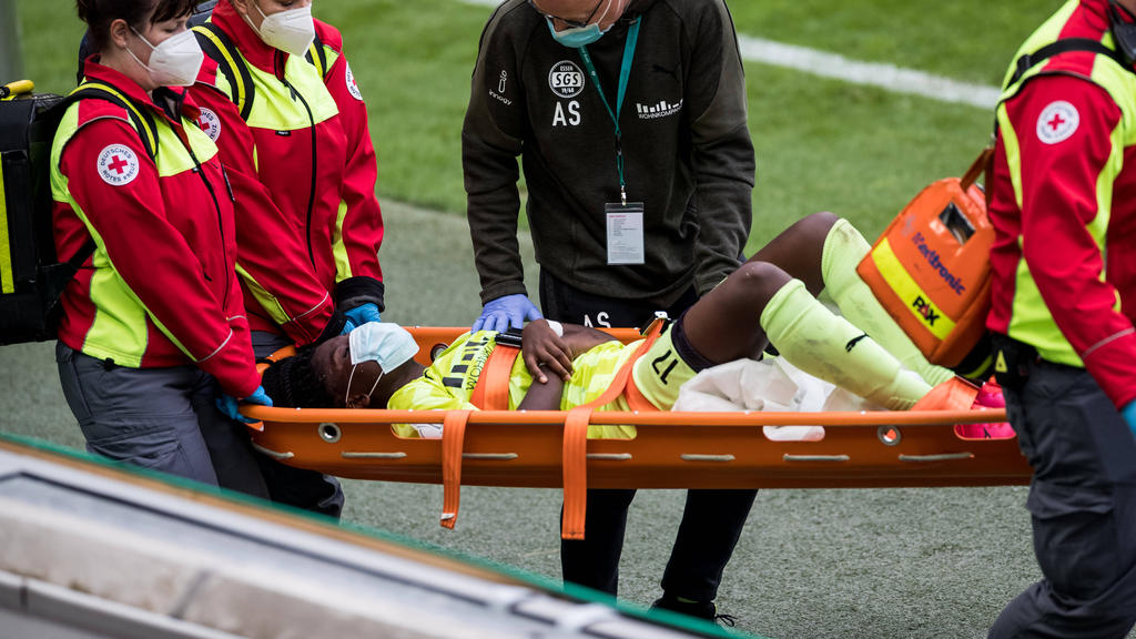 DFBPokalfinale Nicole Anyomi erleidet fiese Verletzung
