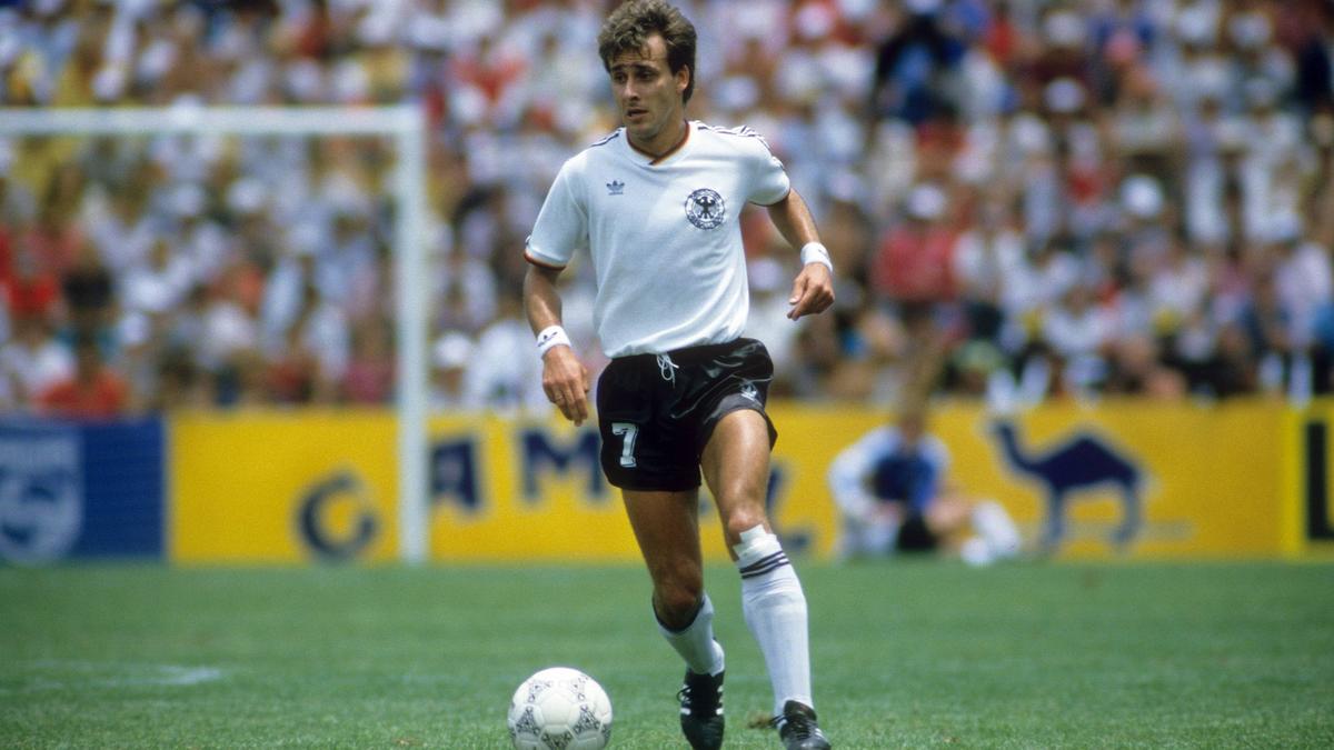 Pierre Littbarski wird 60 BundesligaLegende hat vor allem einen