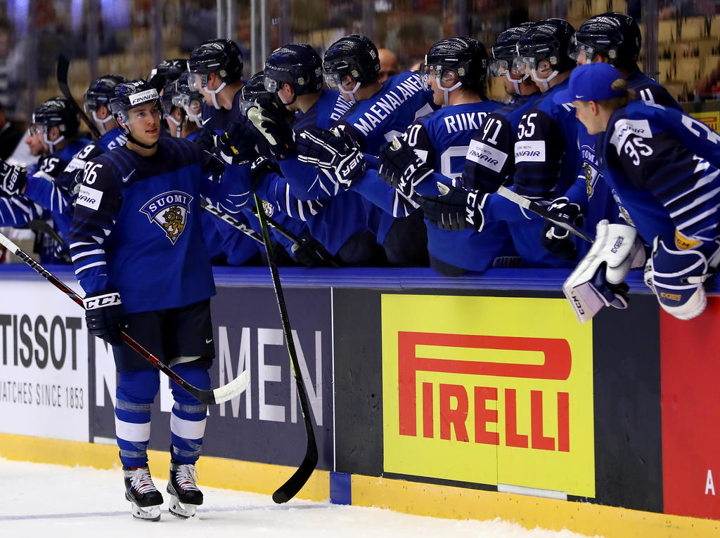 Mitfavorit Finnland startet mit Kantersieg