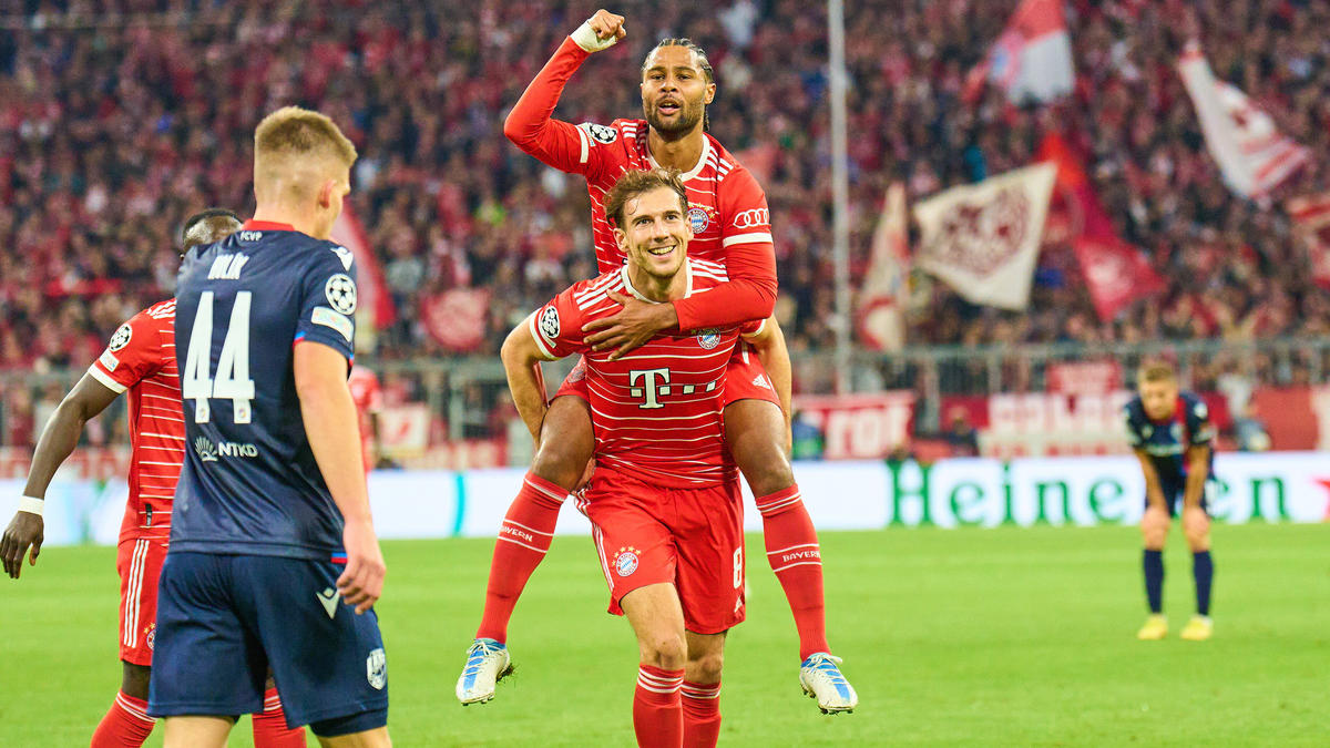 BallerBayern in der BVB"Hölle" Die ersten Pfeile fliegen