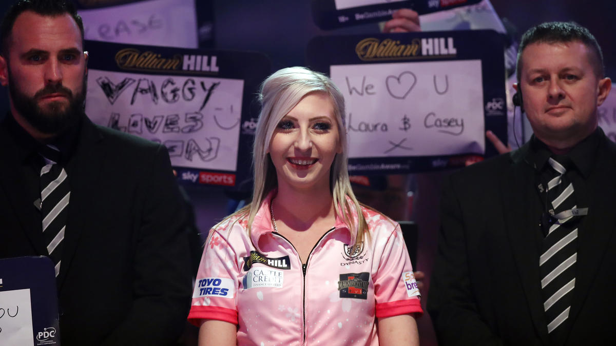 Darts Fallon Sherrock im siebten Himmel Die Queen schreibt ihr Märchen