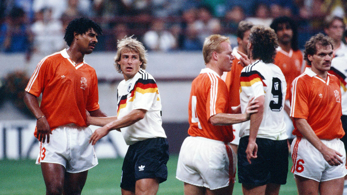 FußballWM 1990 Die eklige SpuckAttacke auf Rudi Völler