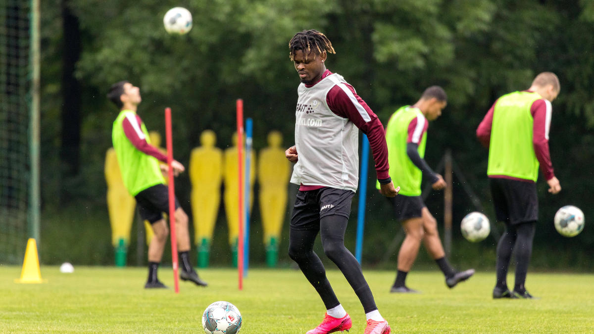 2. Bundesliga Dynamo Dresden spielt gegen "den Rest der Welt"
