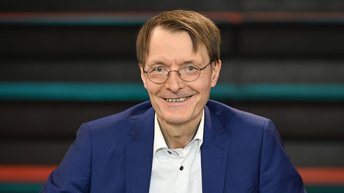 Zuschauer beim FC Bayern, BVB, FC Schalke 04 und Co.? Karl Lauterbach
