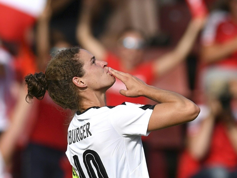 SC Sand verlängert mit Nationalspielerin Nina Burger