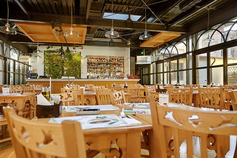 Hanu' Berarilor Casa Soare Restaurants Bucharest
