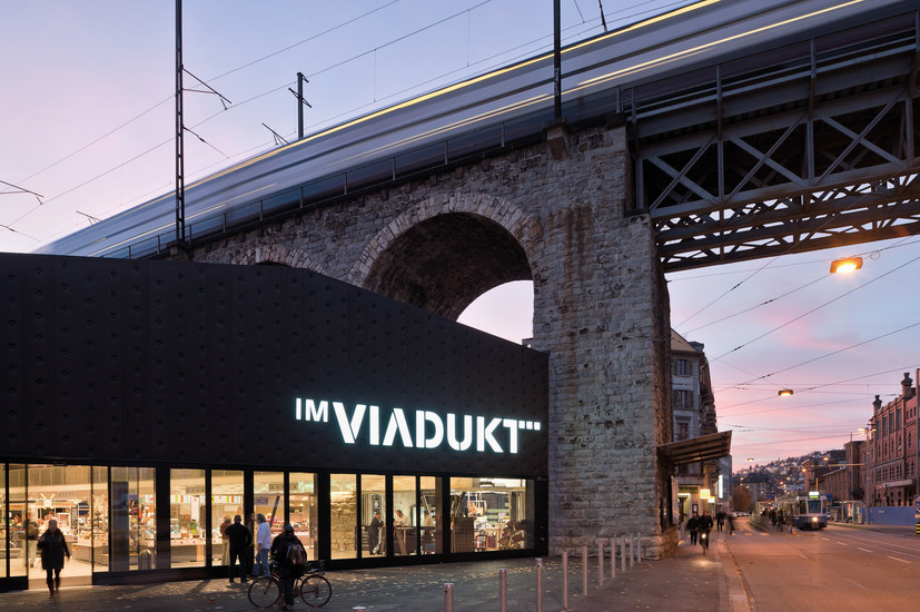 Im Viadukt Shopping Zurich