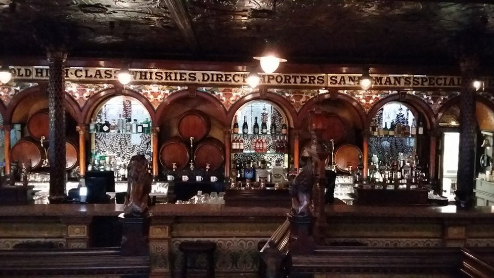 Crown Liquor Saloon Bars, Pubs & Clubs Belfast & Northern Ireland