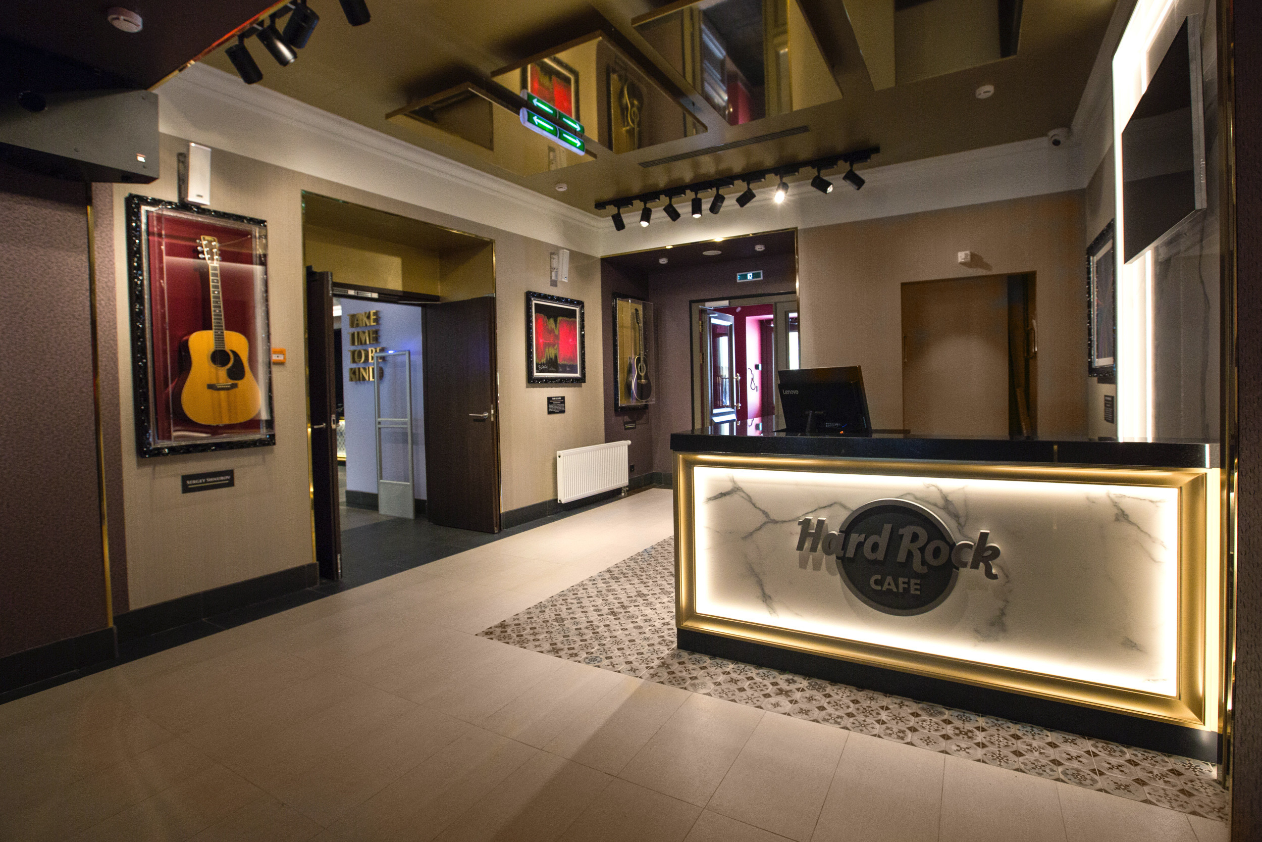 Hard Rock Cafe Nightlife St.Petersburg