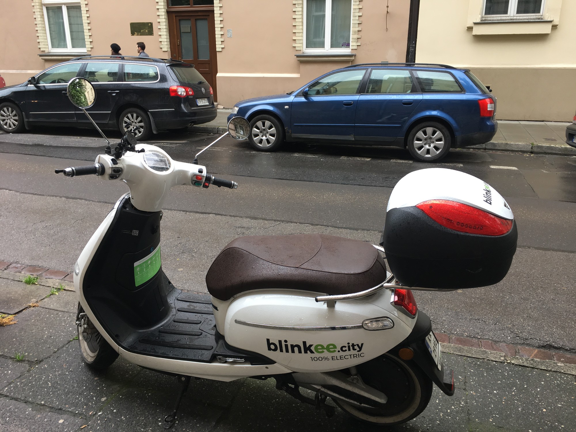 Blinkee Electric Mopeds & Scooters Getting Around Kraków Krakow
